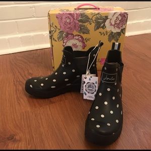 Polka dot rainbooties